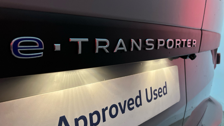 Volkswagen Transporter T32 Swb Electric 160kW 65kWh Commerce Pro Van Auto